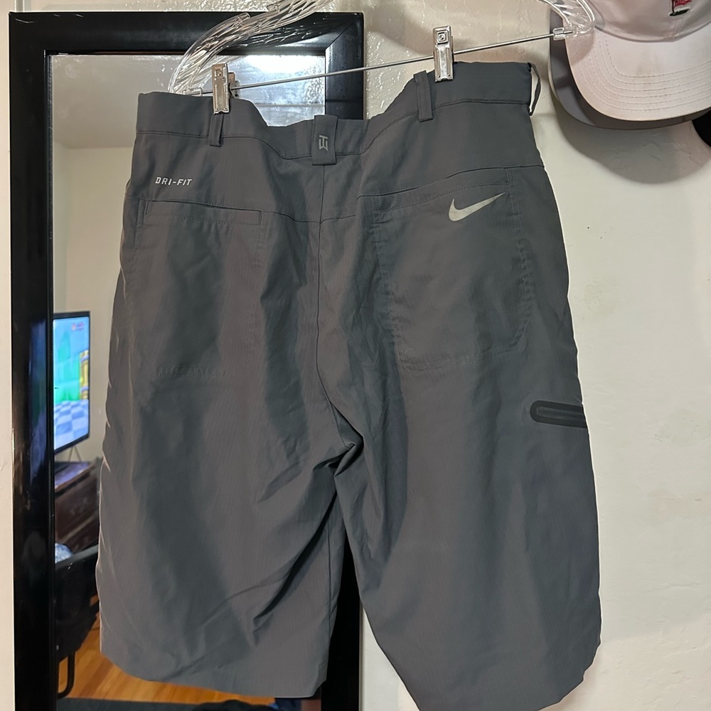 Nike TW (Tiger Woods) Practice Golf Shorts Grey